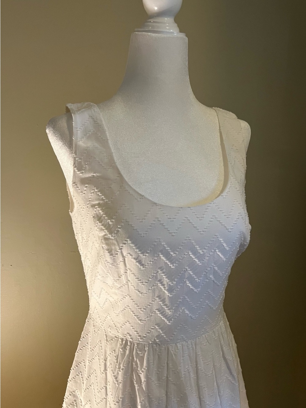 Vineyard Vines White Eyelet Dress - Picture 5 of 8